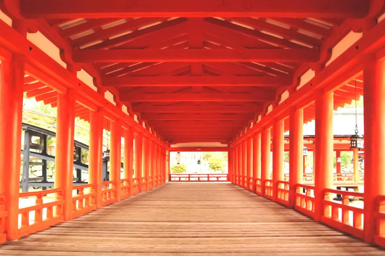 Oyado Tsukiusagi Hatsukaichi Buitenkant foto