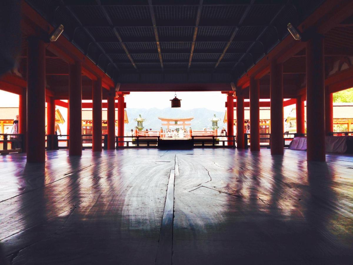 Oyado Tsukiusagi Hatsukaichi Buitenkant foto